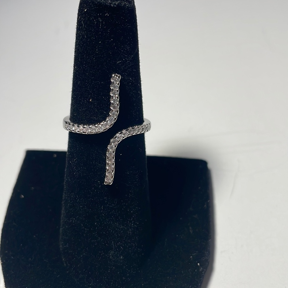 Silver colored Rhinestone ring  size 7